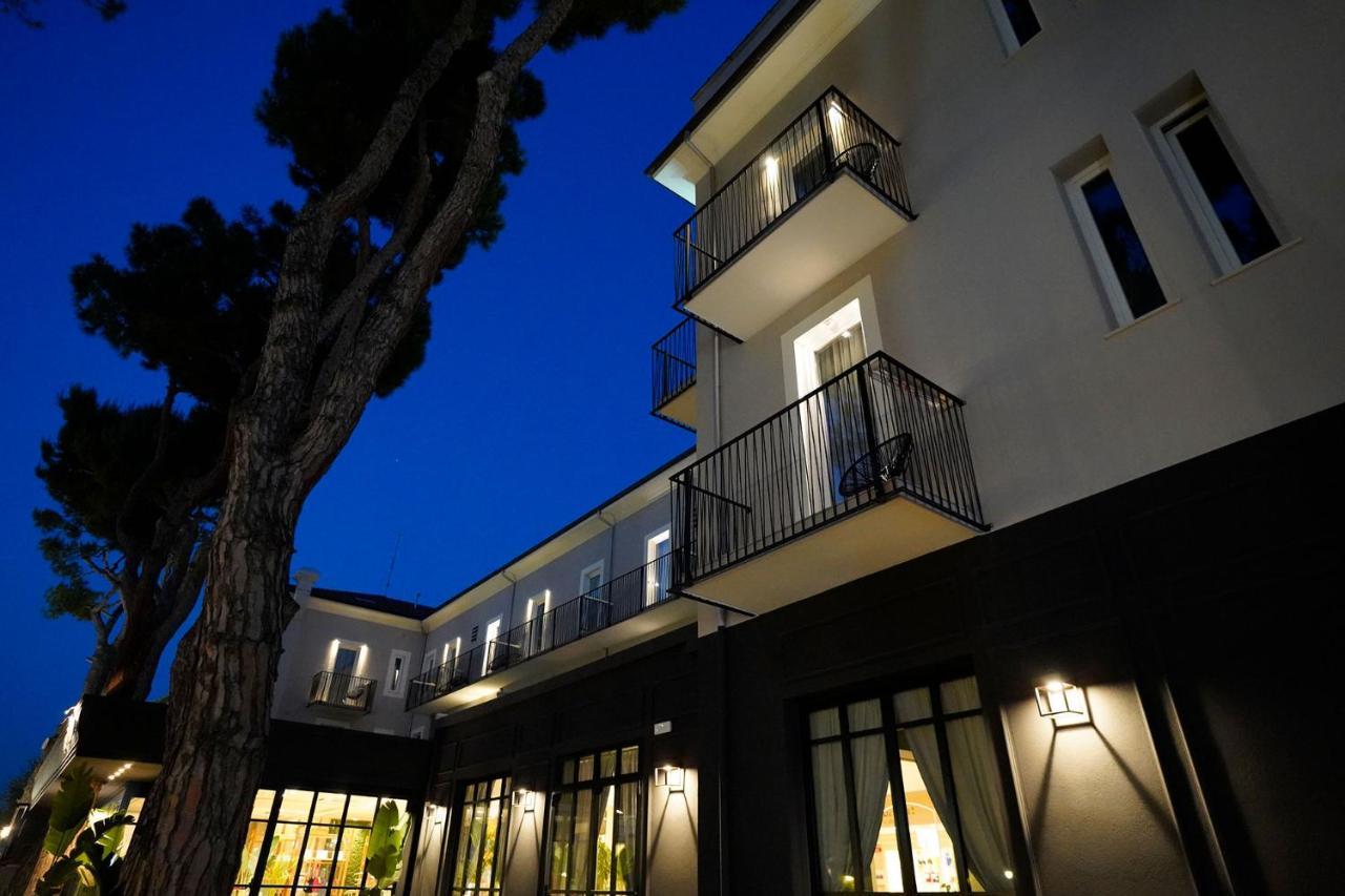 Hotel Vagabond リッチョーネ エクステリア 写真